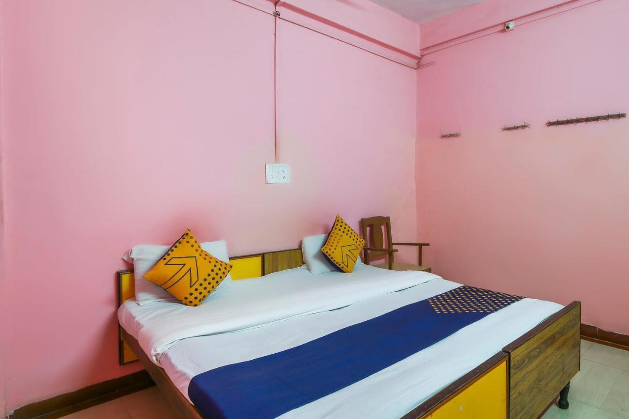 Spot On 67211 Hotel Gokul Daman Ngoại thất bức ảnh