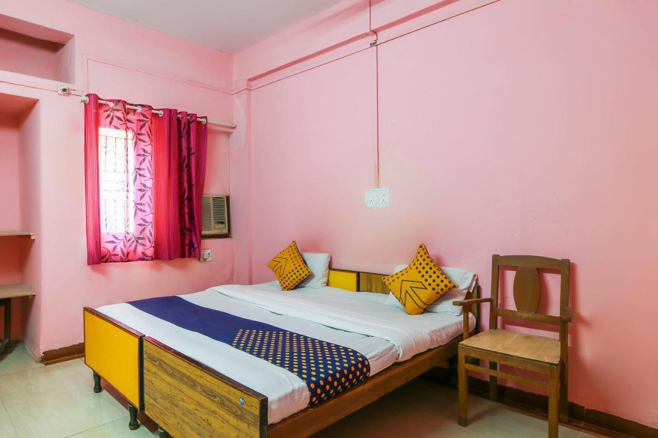 Spot On 67211 Hotel Gokul Daman Ngoại thất bức ảnh