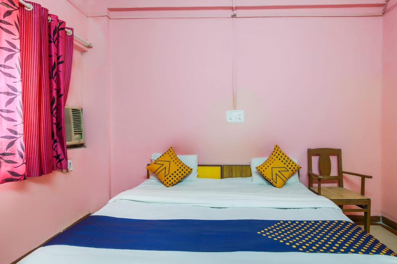 Spot On 67211 Hotel Gokul Daman Ngoại thất bức ảnh